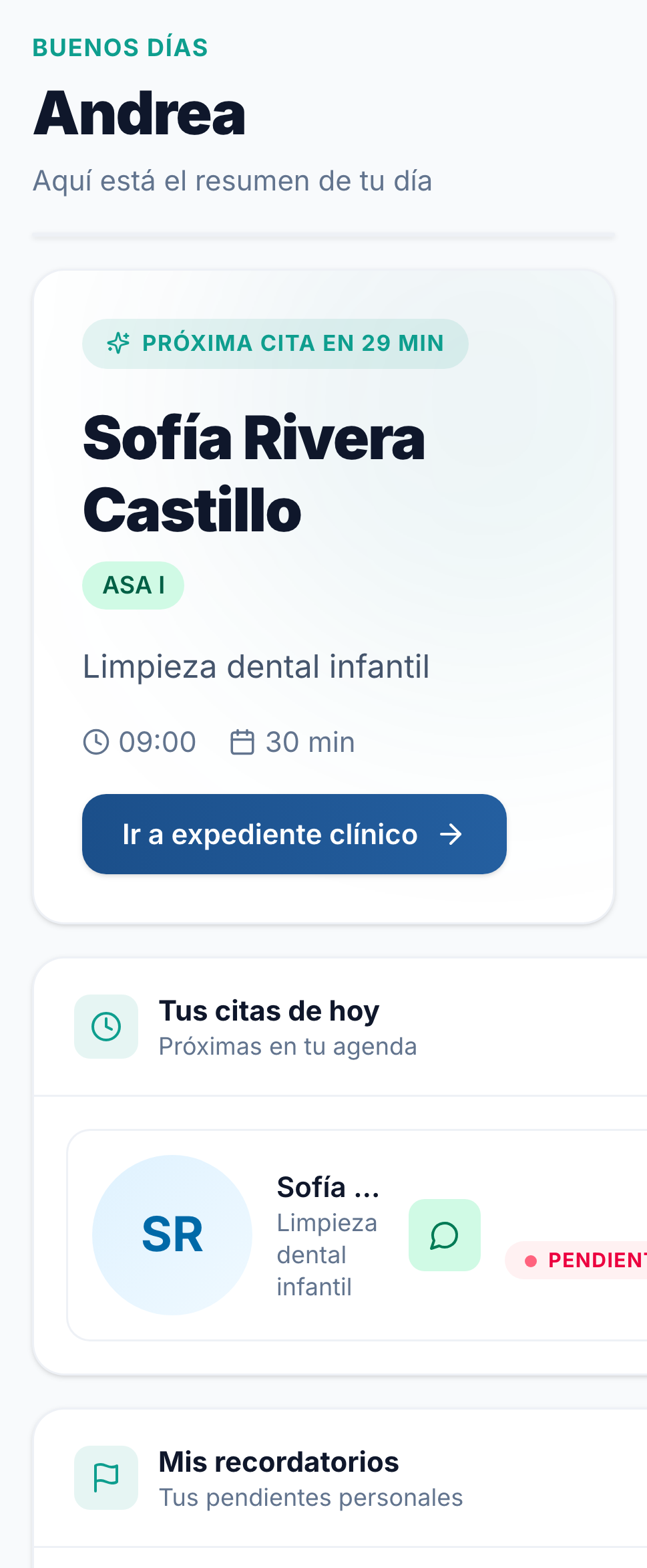 El inicio de Odentik en un celular, con el saludo y los pacientes del día